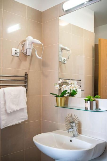 Free Parking! Soho Budapest 304, 4 Ppl, Ac, Fast Wifi, Smart Tv 외부 사진