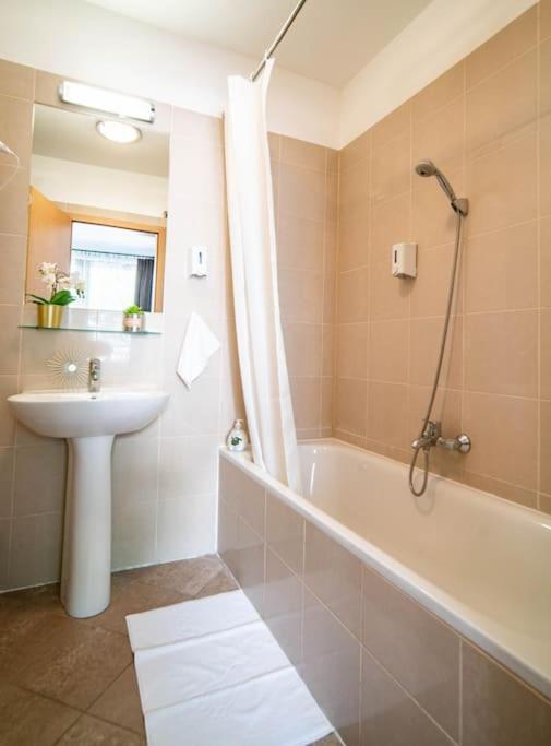 Free Parking! Soho Budapest 304, 4 Ppl, Ac, Fast Wifi, Smart Tv 외부 사진