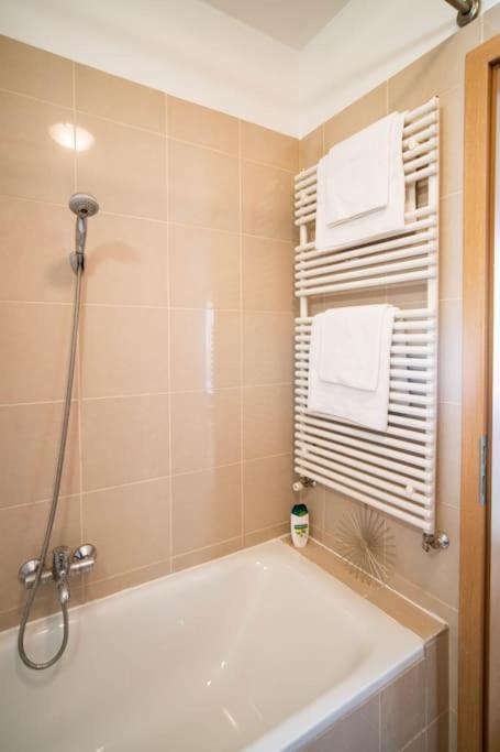 Free Parking! Soho Budapest 304, 4 Ppl, Ac, Fast Wifi, Smart Tv 외부 사진